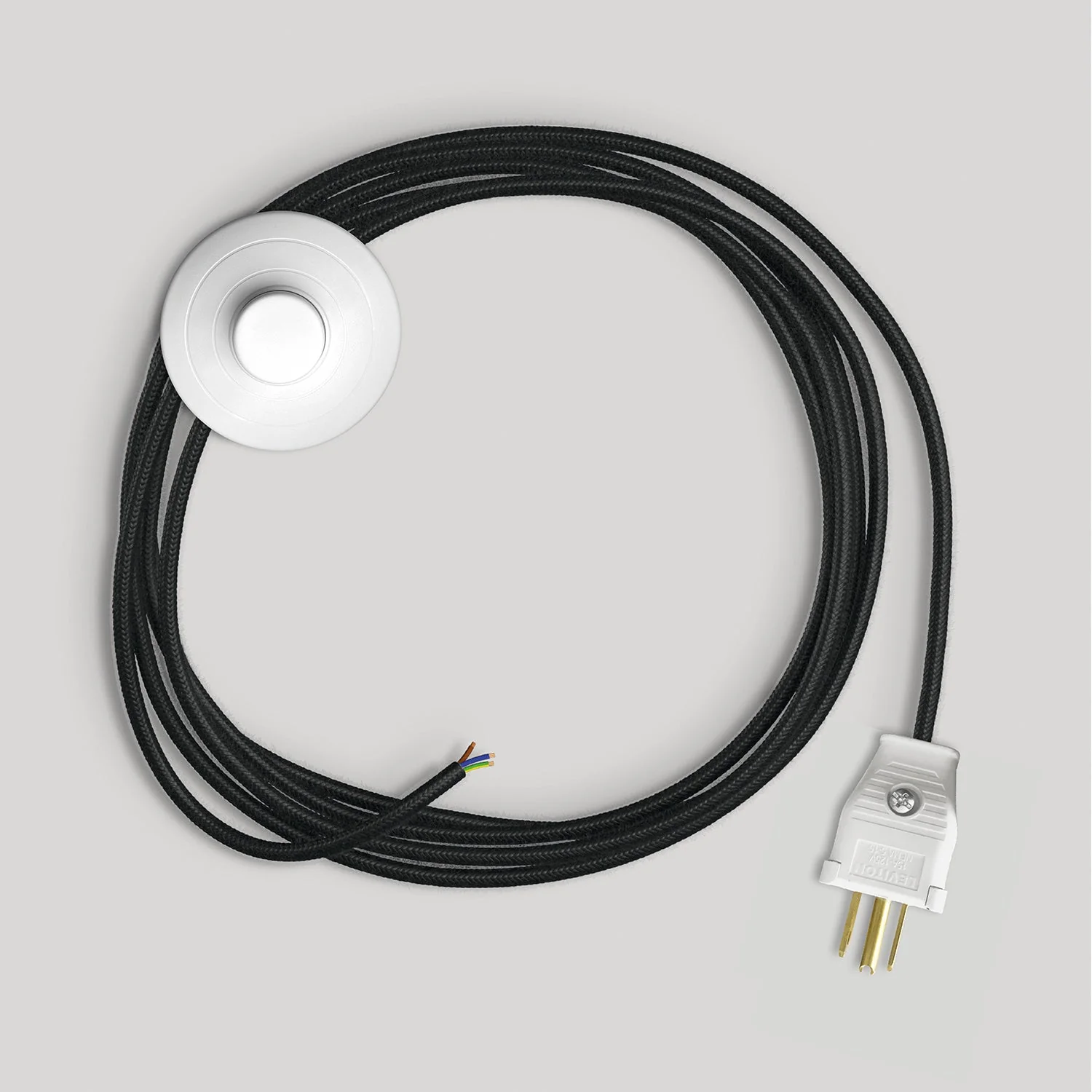 Lamp cord set with 10 ft black cable