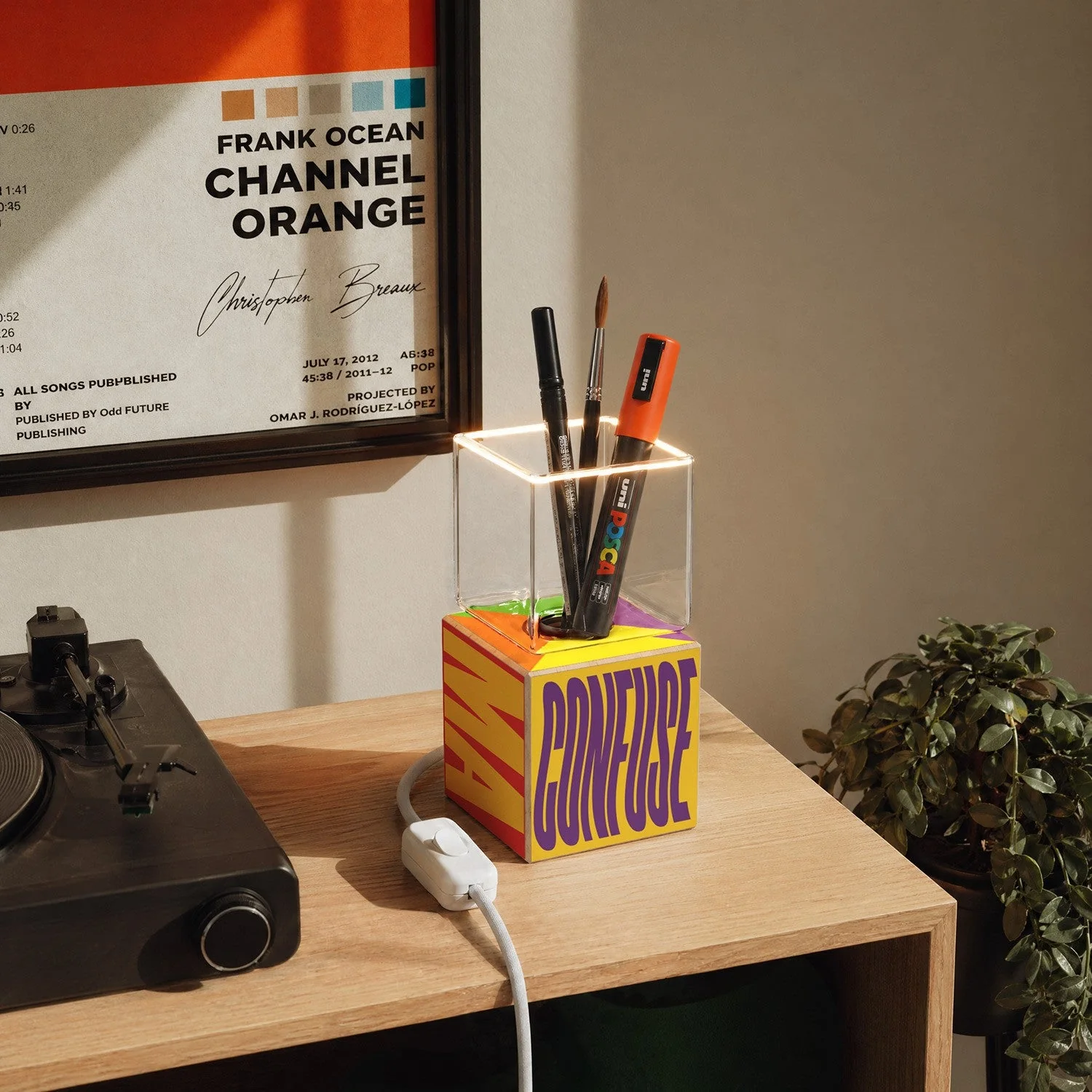 Cubetto table lamp with US plug, "Poche idee ma confuse" Ghost bulb - Santomanifesto - Image 3