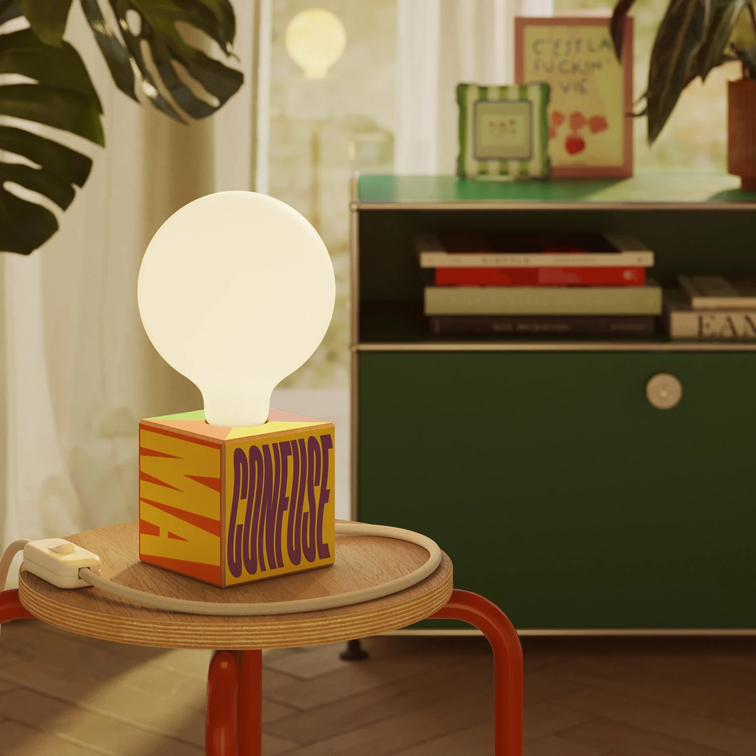 Cubetto table lamp with US plug, “Poche idee ma confuse” porcelain-effect globe bulb - Santomanifesto - Image 2