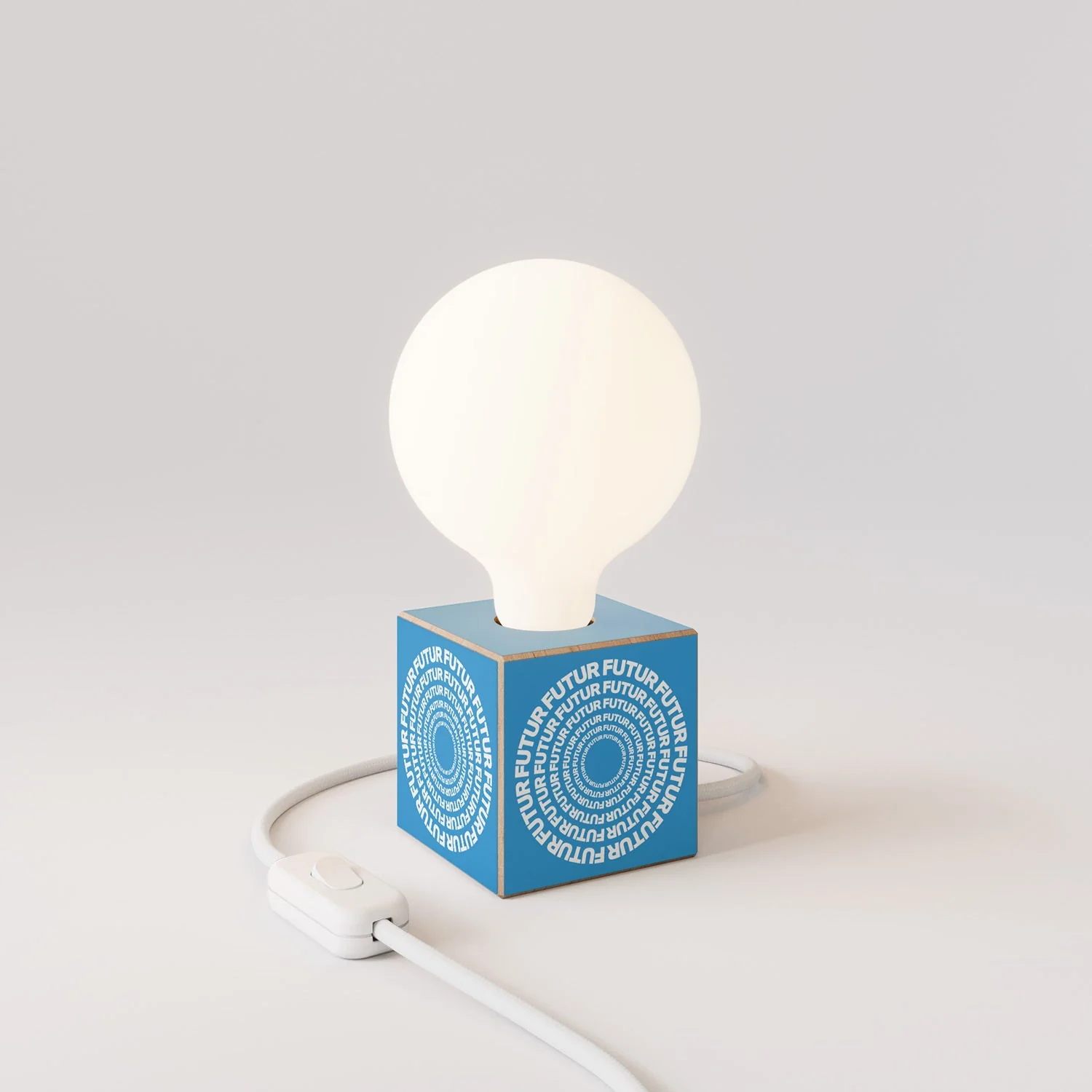 Cubetto table lamp with US plug, "Futur" porcelain effect globe bulb - Futur festival