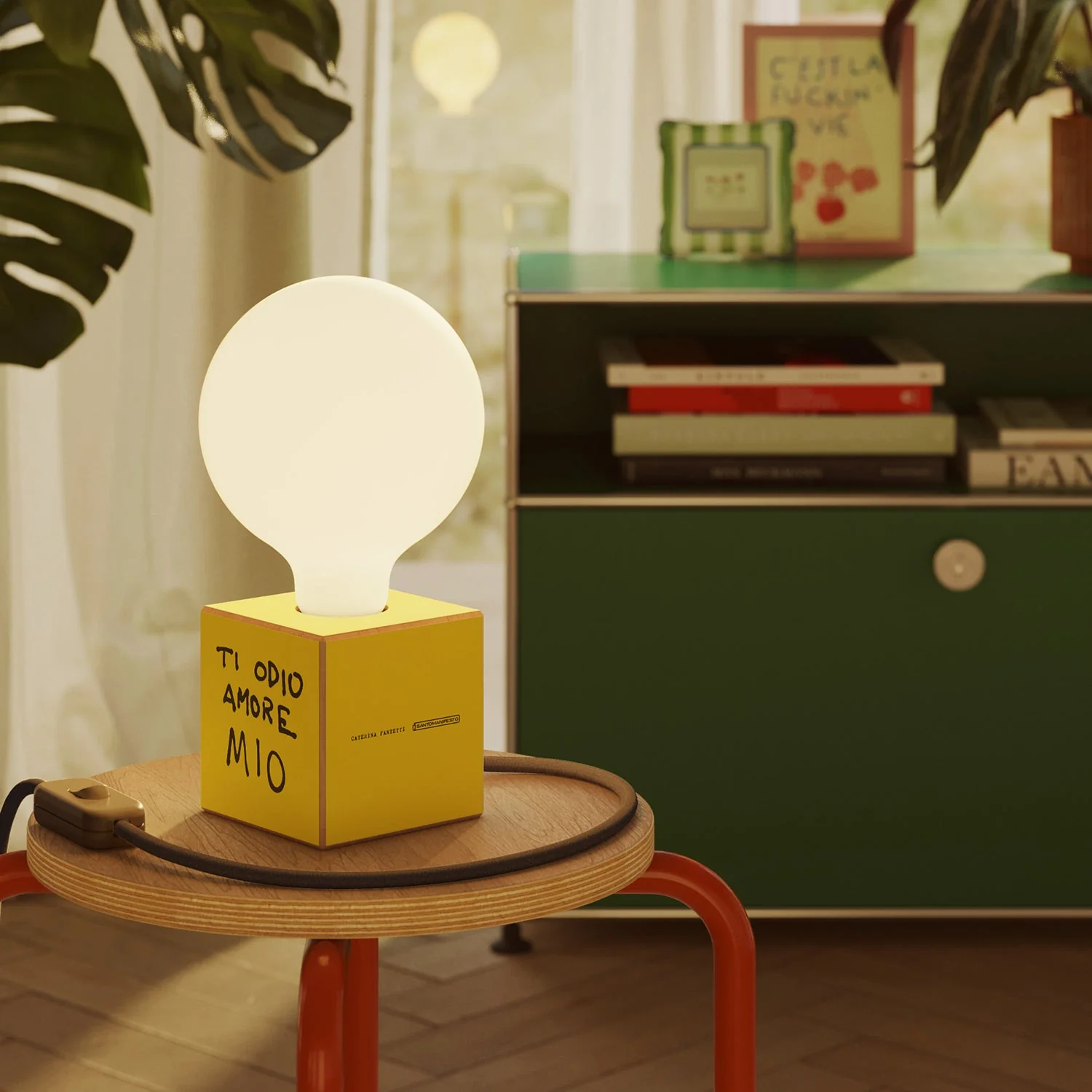 Cubetto table lamp with US plug, "I hate you my love" porcelain effect globe bulb - Santomanifesto - Image 2