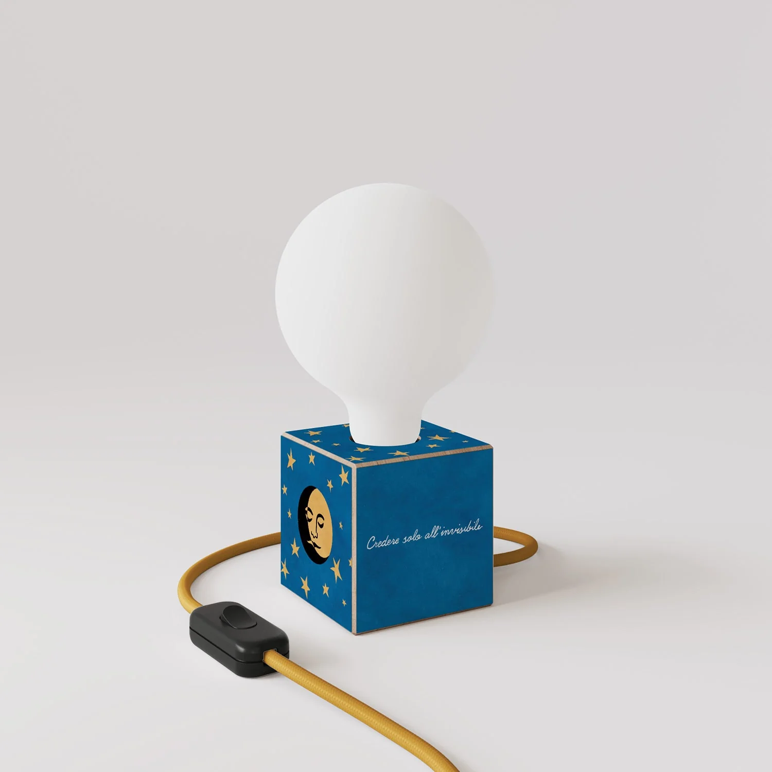 Cubetto table lamp with US plug, "La luna" porcelain effect globe bulb - Santomanifesto - Image 3