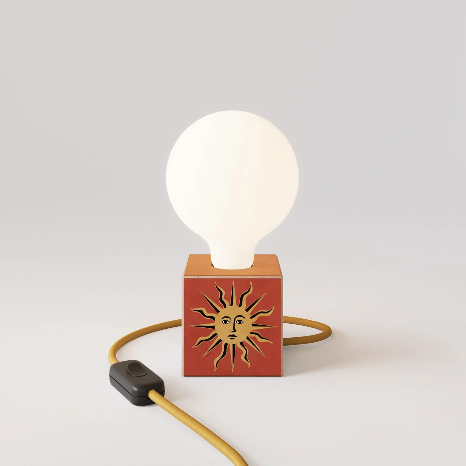 Cubetto table lamp with US plug, "Il sole" porcelain effect globe bulb - Santomanifesto - Image 4