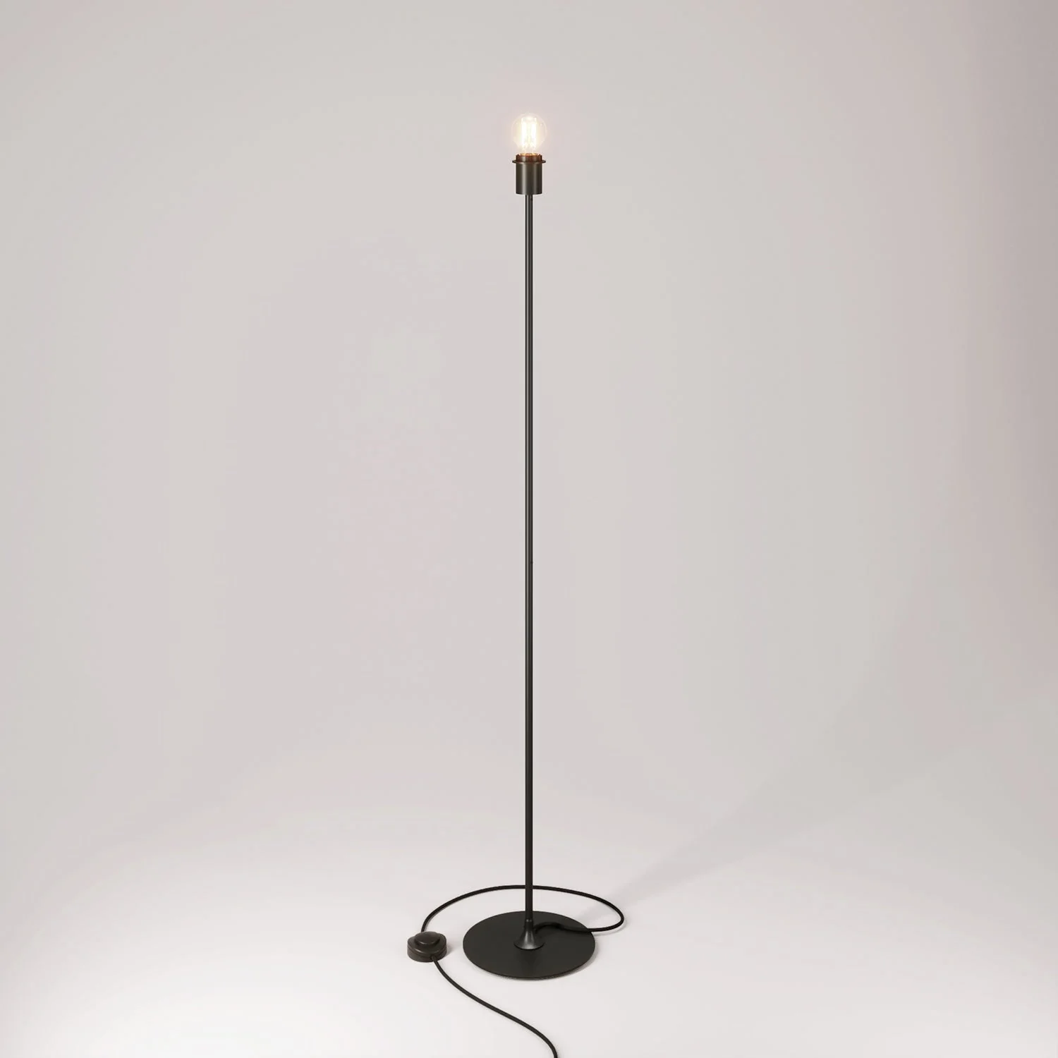 MAG-Y floor lamp with round metal base ready for lampshade - Black