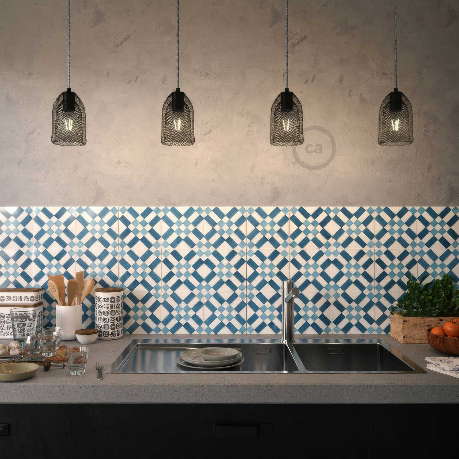 Ghostbell - The wire mesh pendant lampshade with socket cover - Black - Image 2
