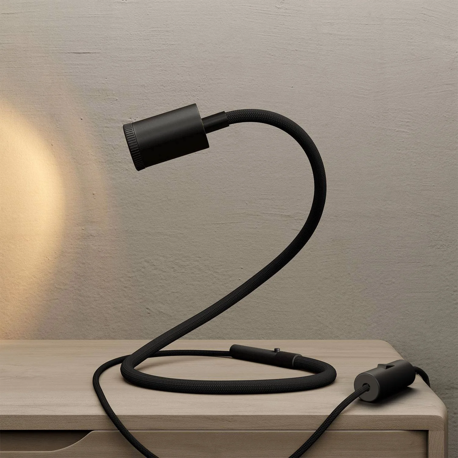 GU1d-one Adjustable lamp without base with mini LED spotlight and UK plug - Black - Image 2