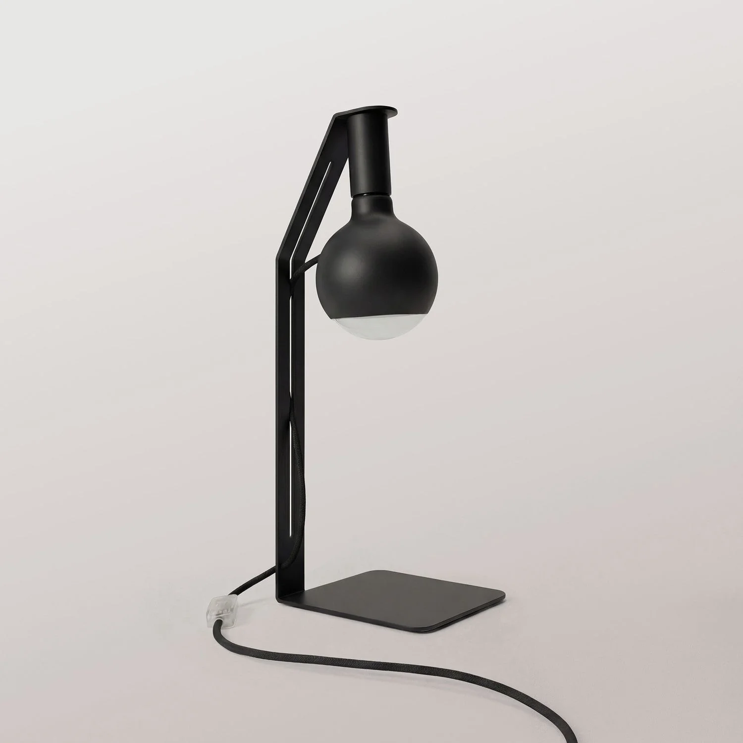 Koso Lucia - Table lamp with UK Plug - Black - Image 5