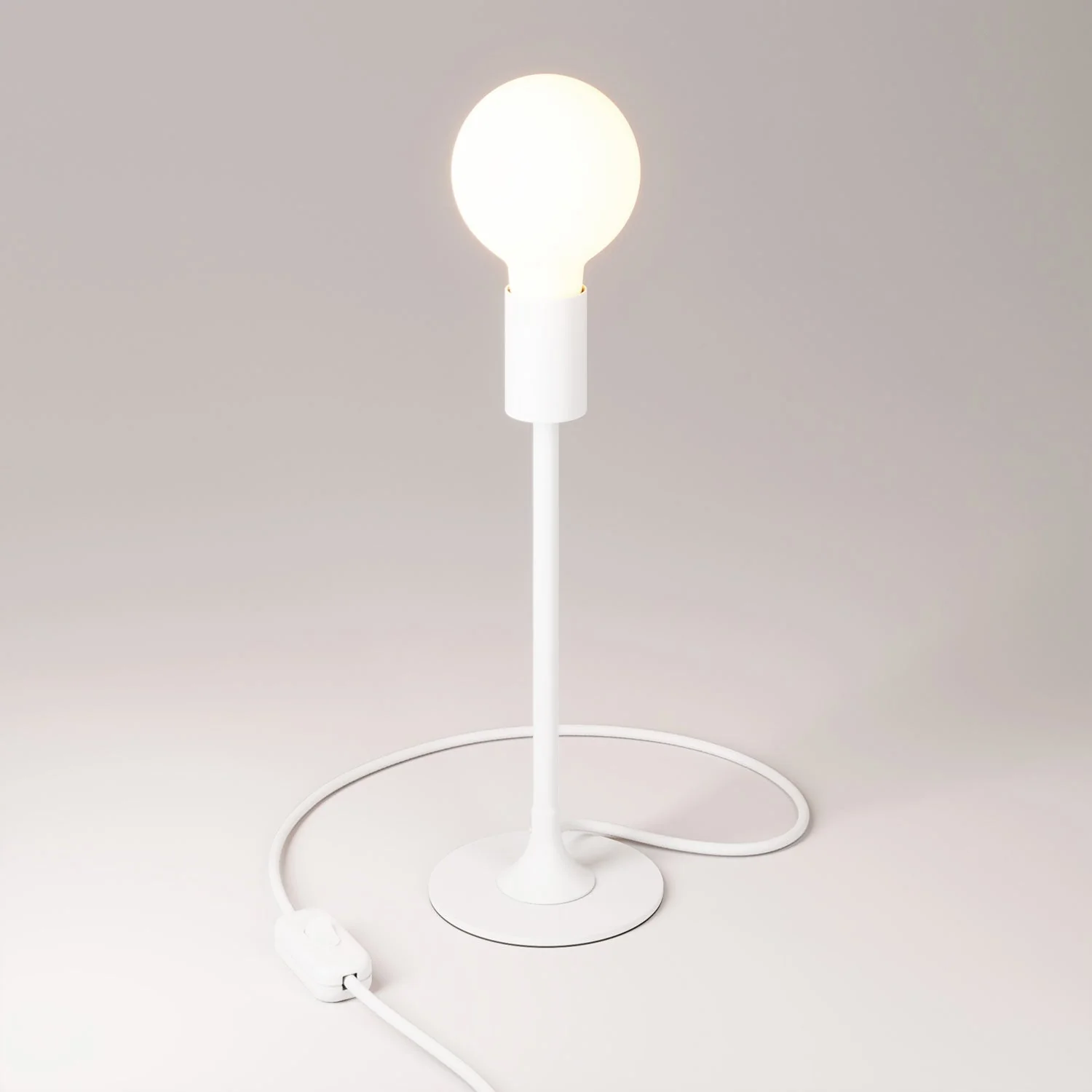 MAG-Y table lamp with round metal base and UK plug - Matte white