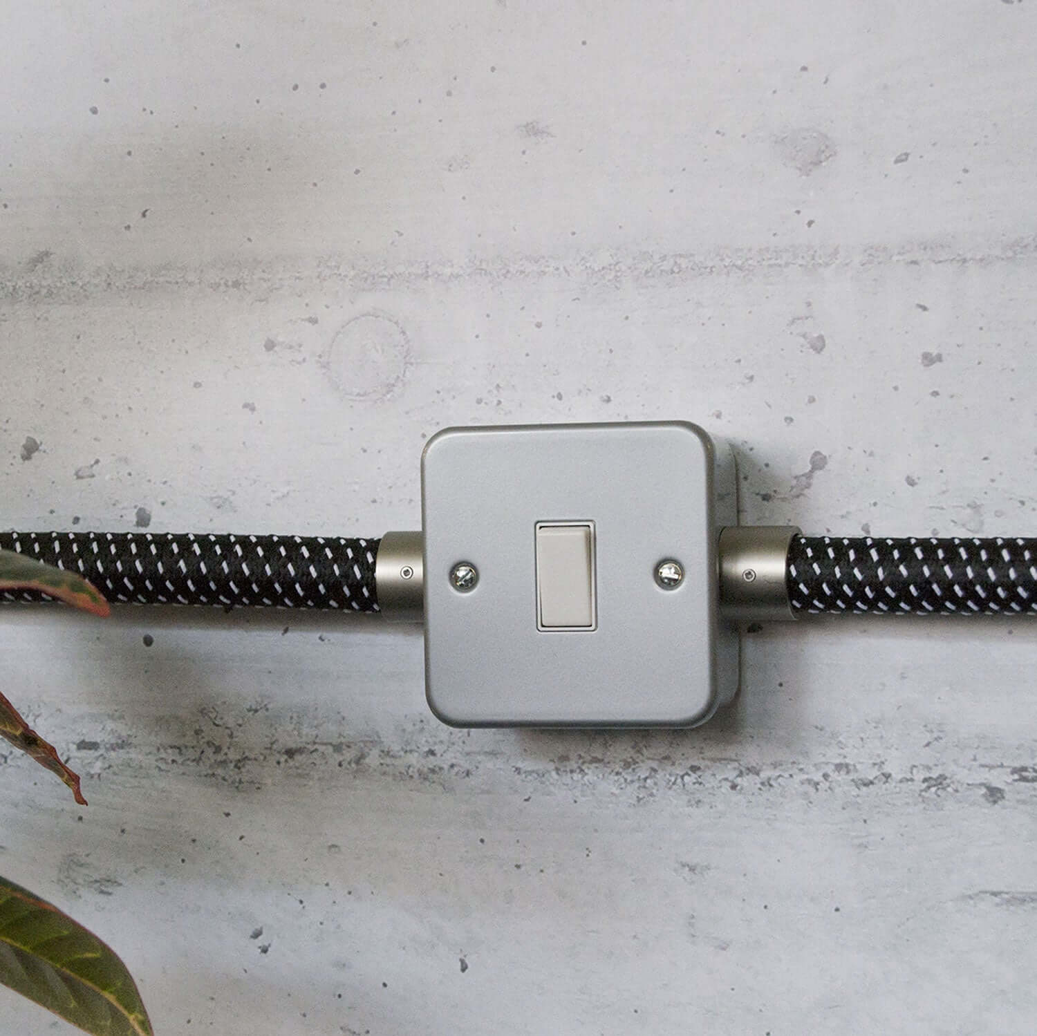 Metal wall box with single switch for Creative-Tube - Image 3