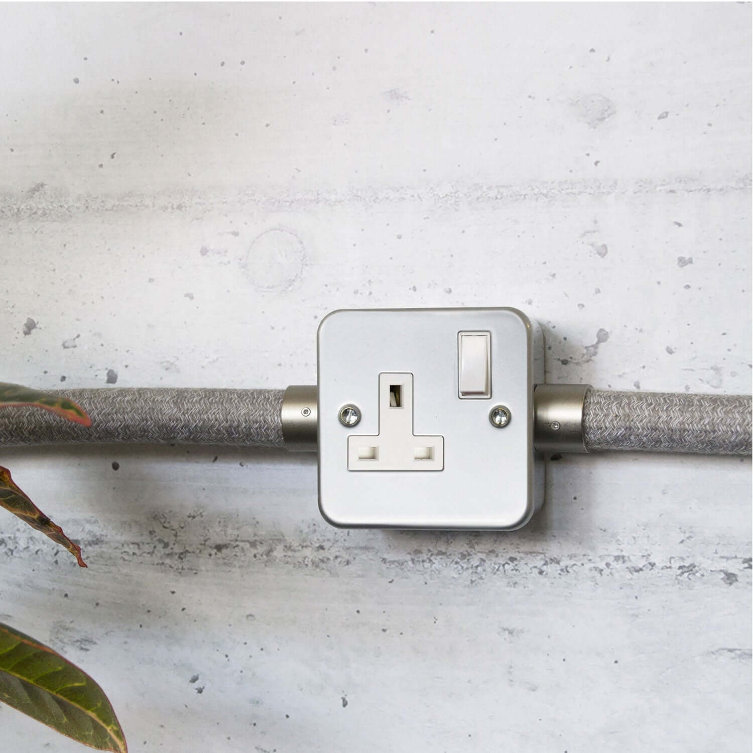 Metal wall box with UK outlet and switch for Creative-Tube - Image 3