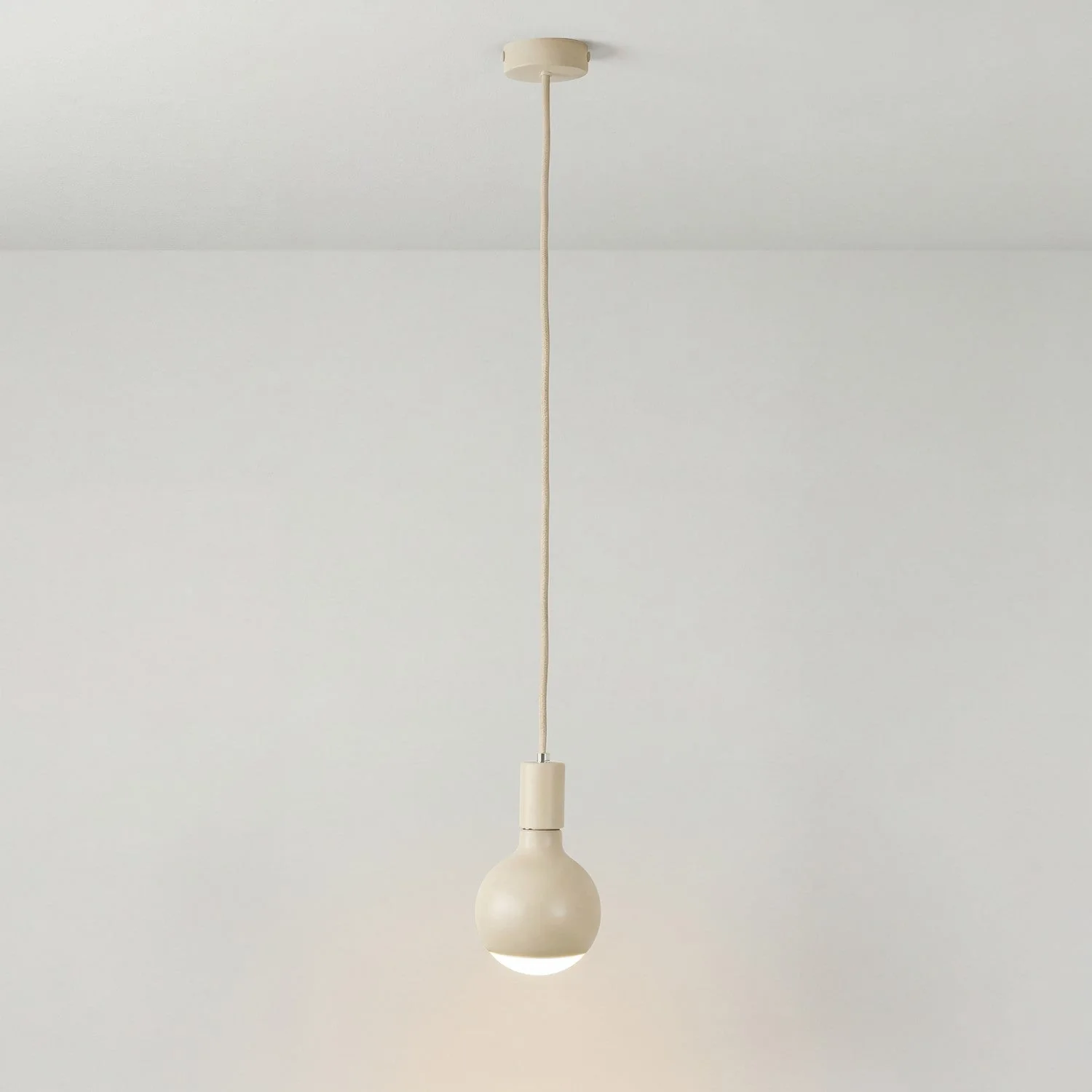 Filotto Metallico pendant lamp with Lucia Light bulb - Cream