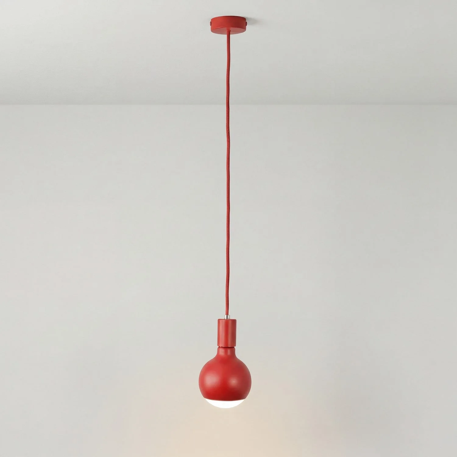 Filotto Metallico pendant lamp with Lucia light bulb - Red