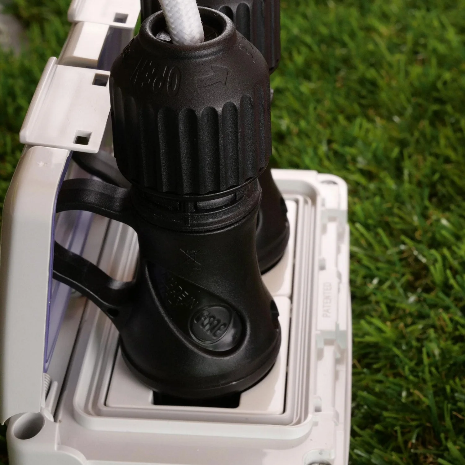 Black Schuko Plug 16A 250V IP44 for outdoor use - Compatible with Modulair System - Black - Image 2