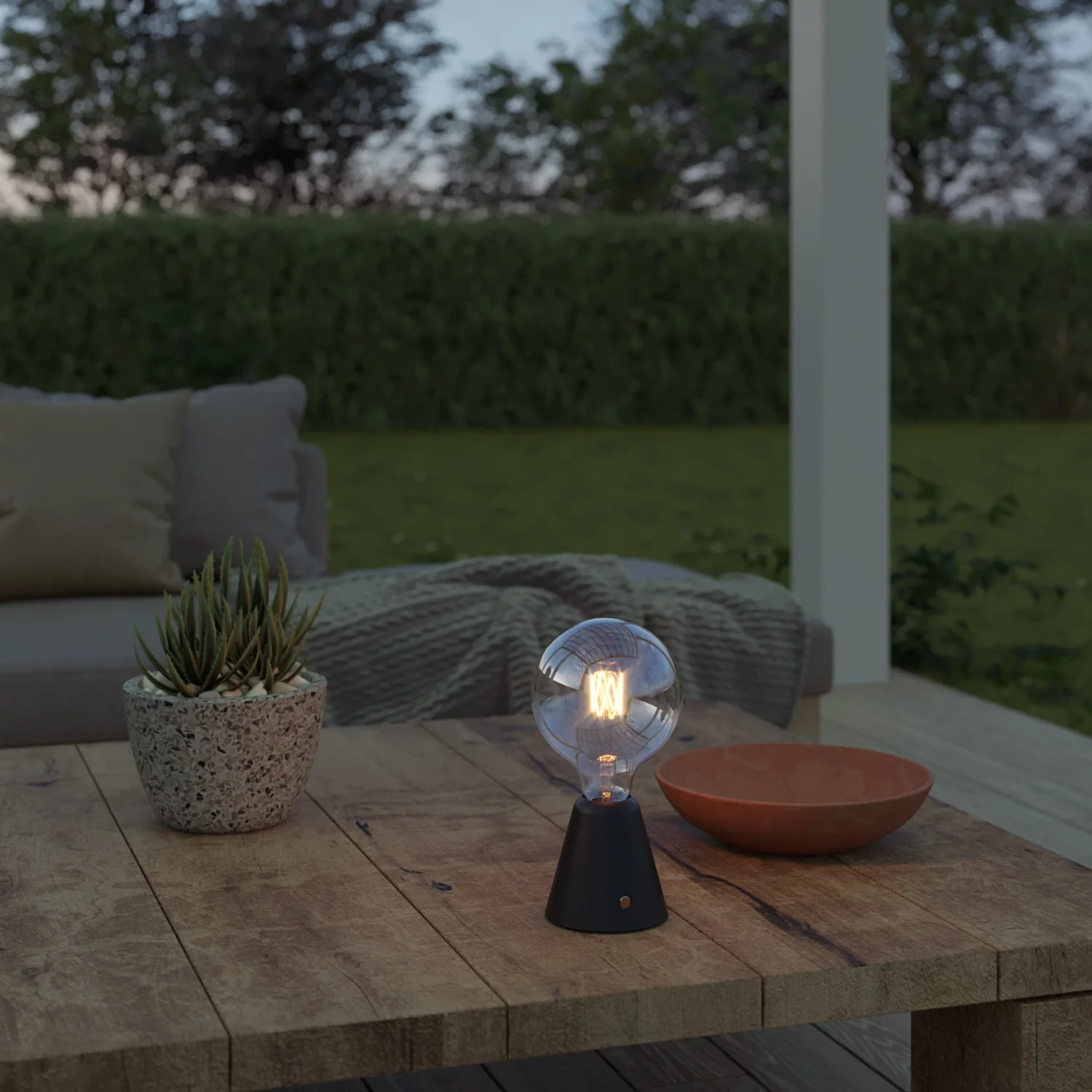Rechargeable portable lamp Cabless01 with G125 globe light bulb - Black - Image 3