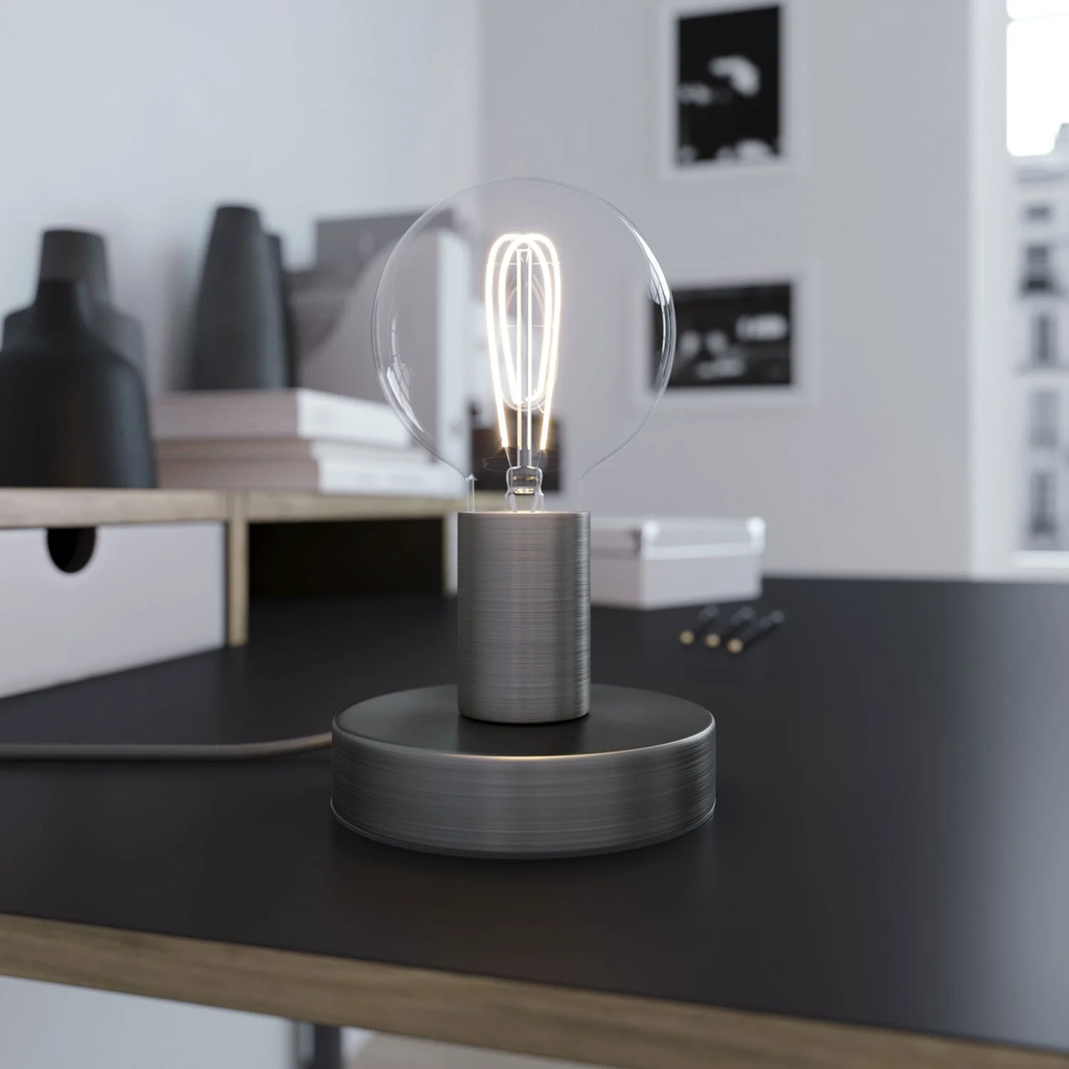 Posaluce - Metal table lamp - Satin titanium - Image 2