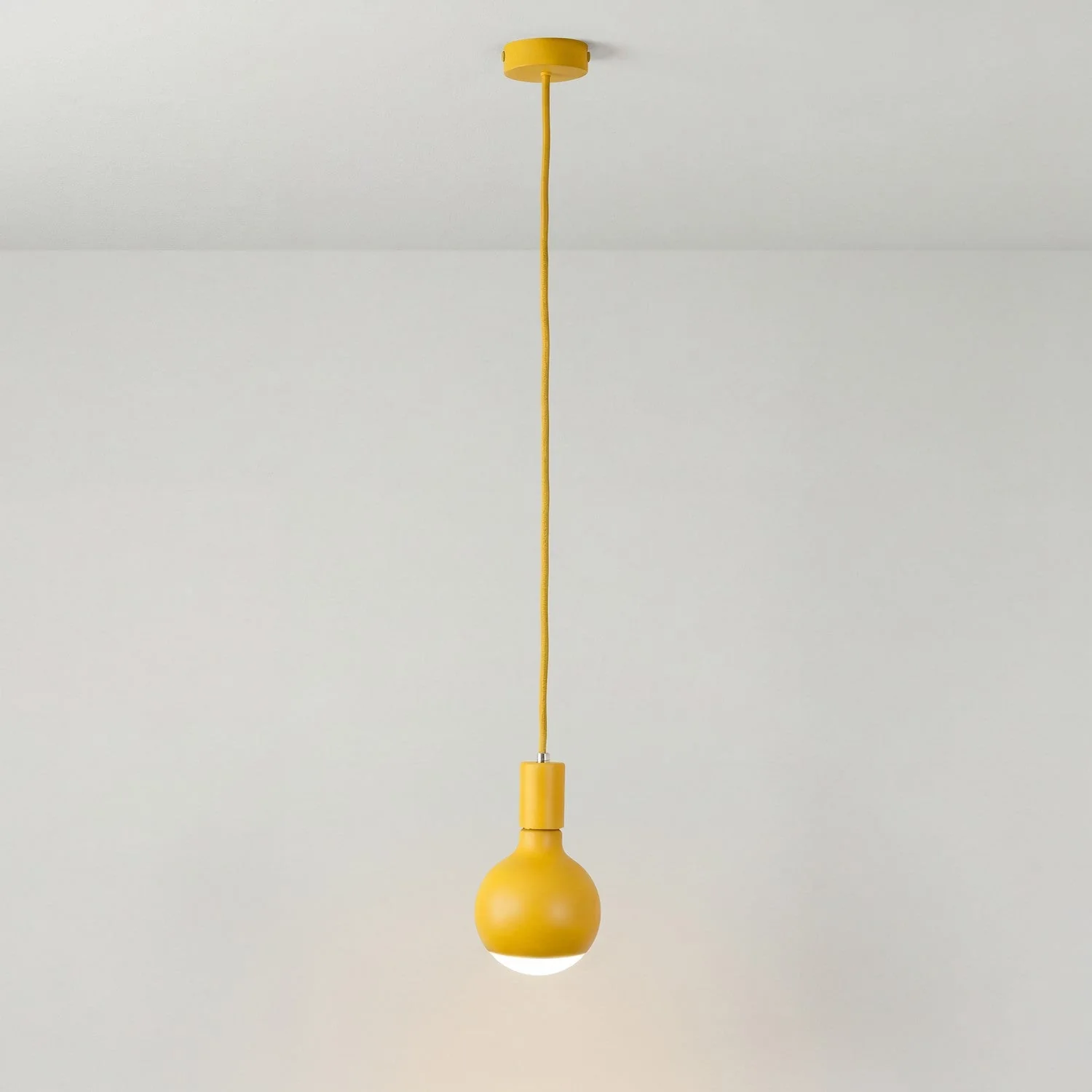 Filotto Metallico pendant lamp with Lucia light bulb - Yellow