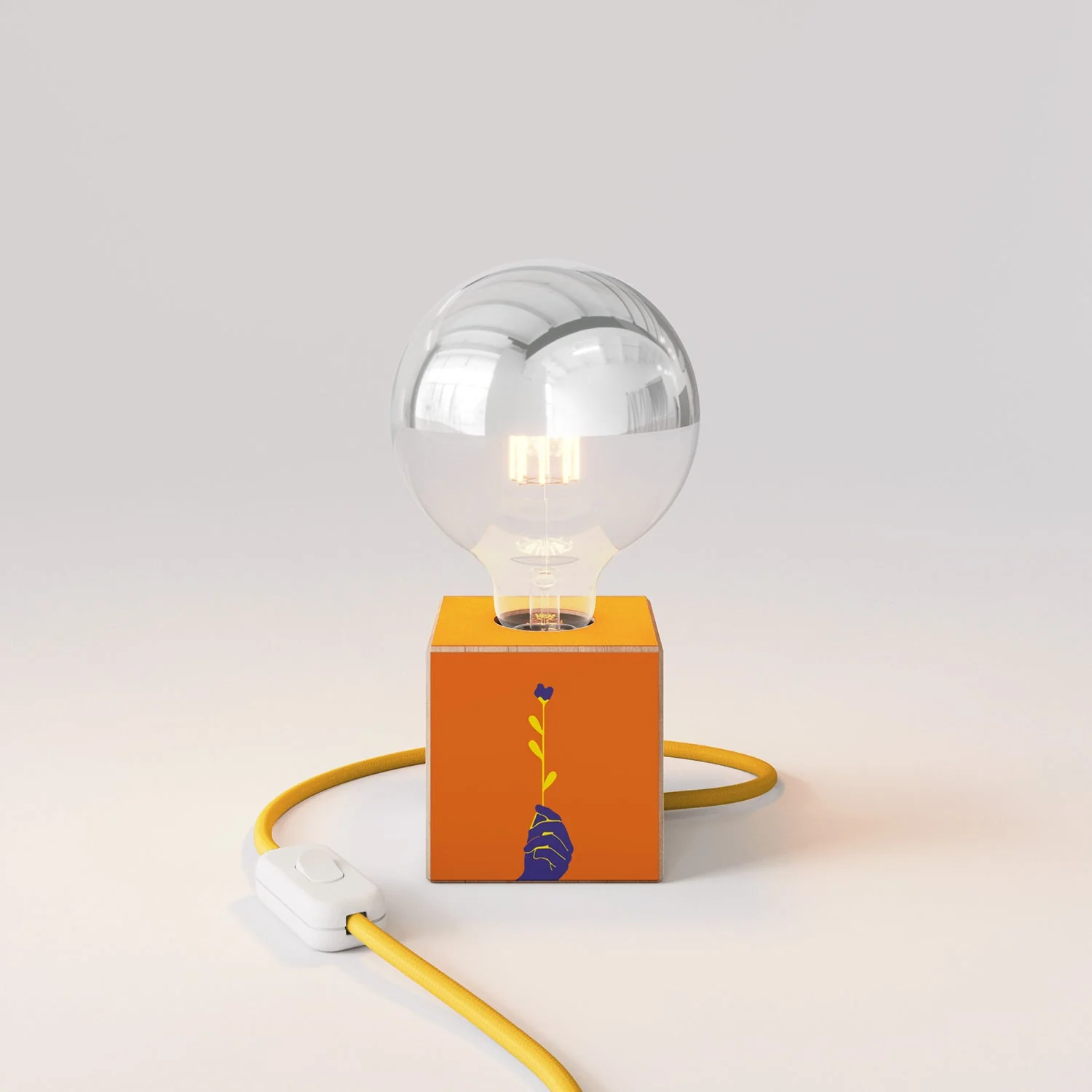 Cubetto table lamp "Può nascere un fiore" with UK plug and half-silver globe light bulb - Santomanifesto - Image 4
