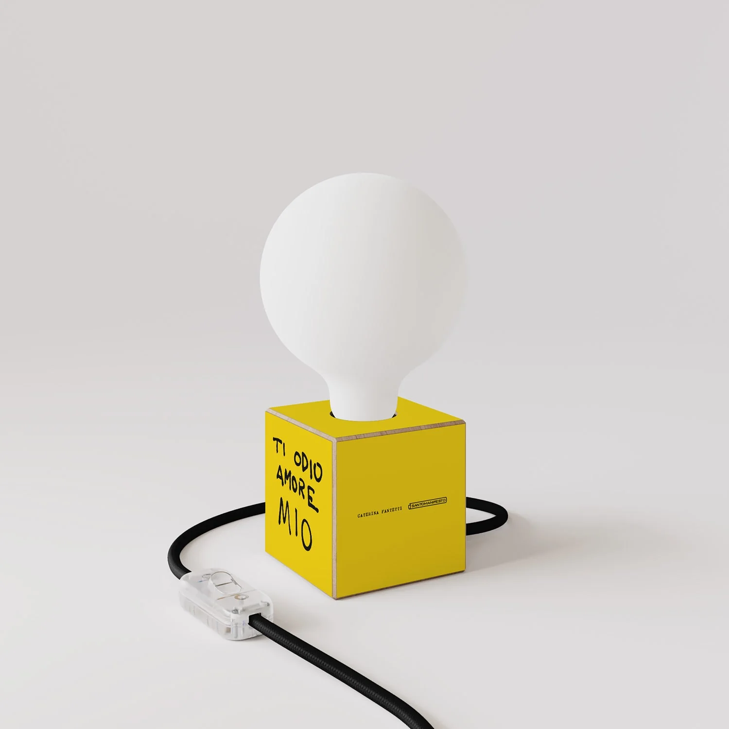 Cubetto table lamp “Ti odio amore mio” with porcelain-effect globe Light bulb - Santomanifesto - Image 3