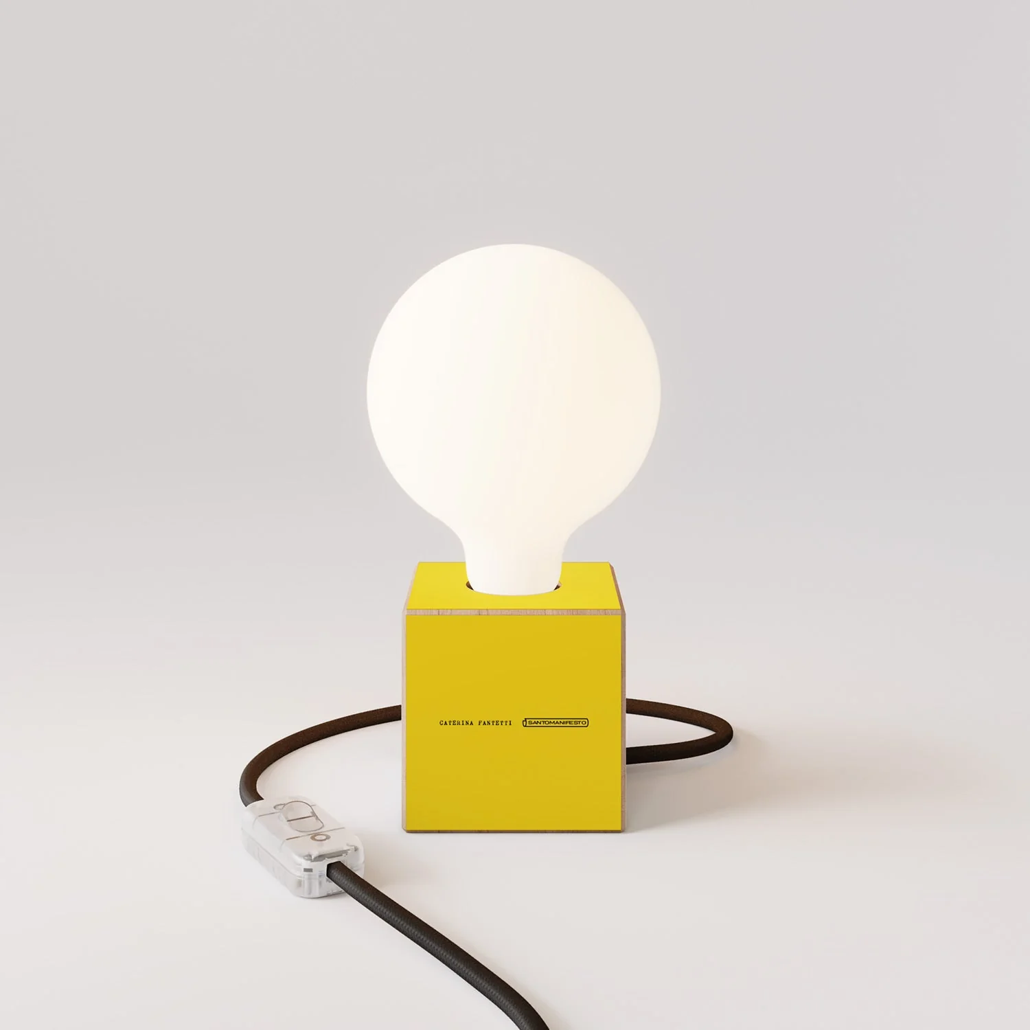 Cubetto table lamp “Ti odio amore mio” with porcelain-effect globe Light bulb - Santomanifesto - Image 4