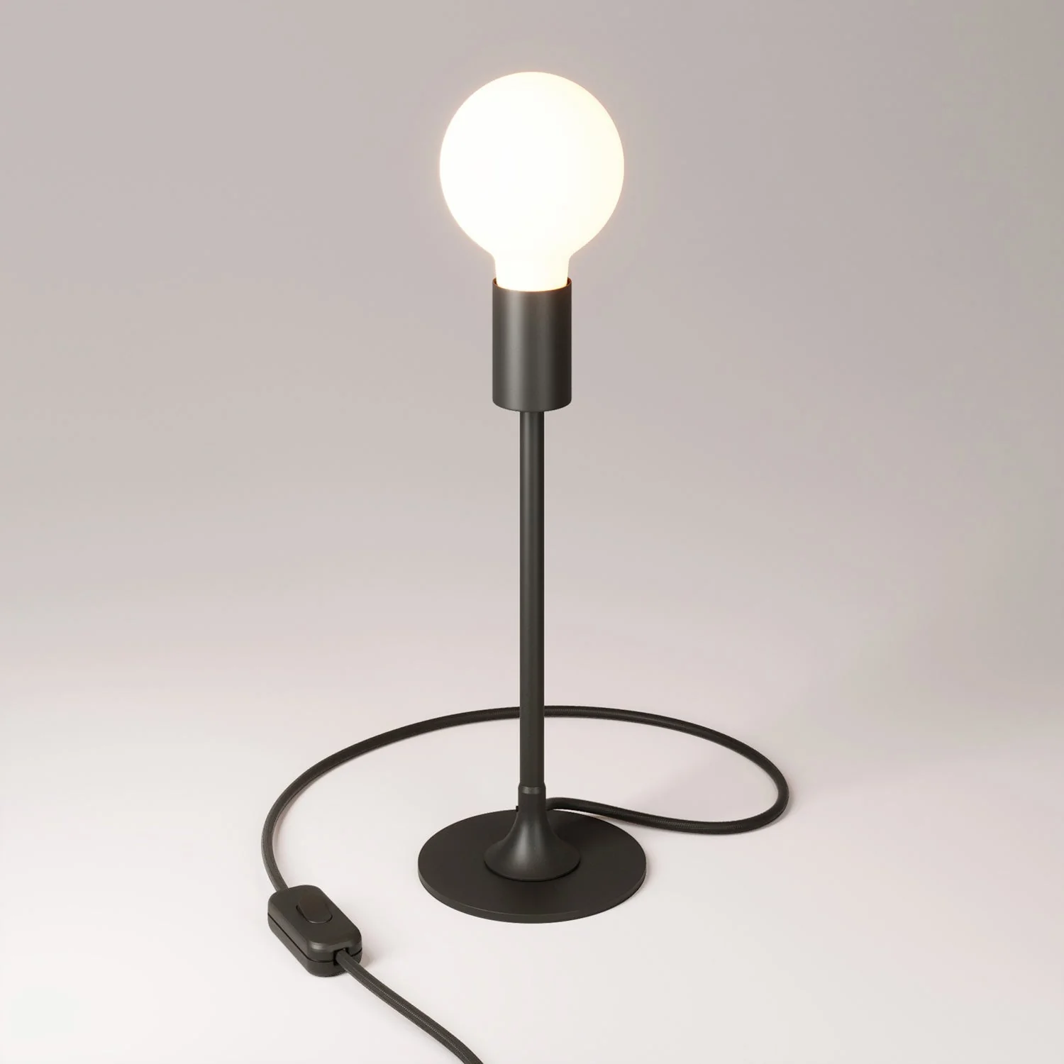 MAG-Y table lamp with round metal base and UK plug - Black