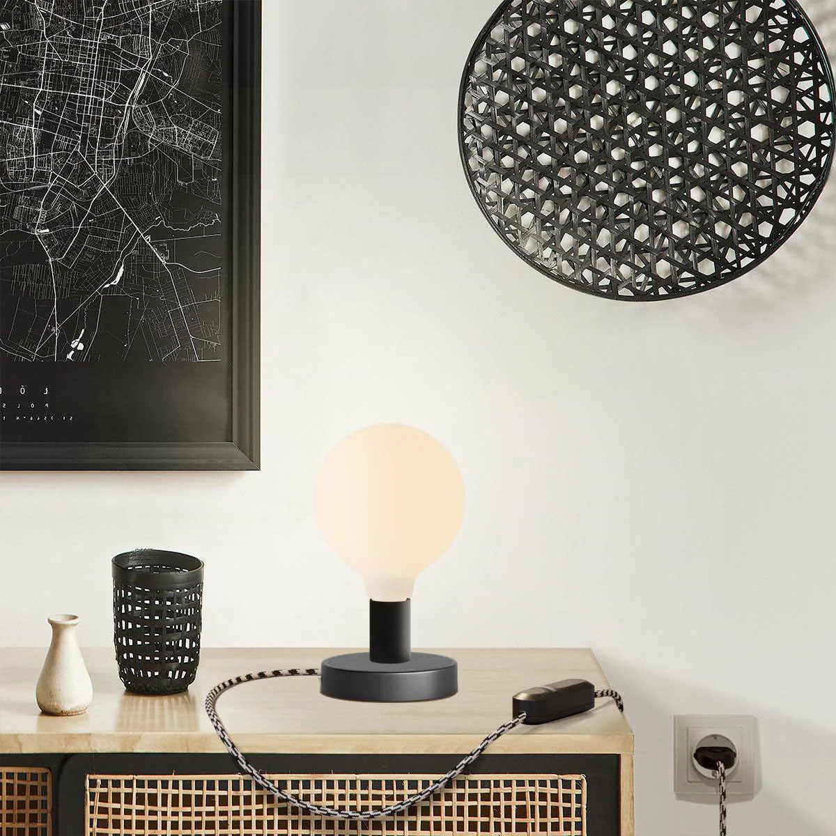 Posaluce Globo table lamp in metal - Black - Image 6