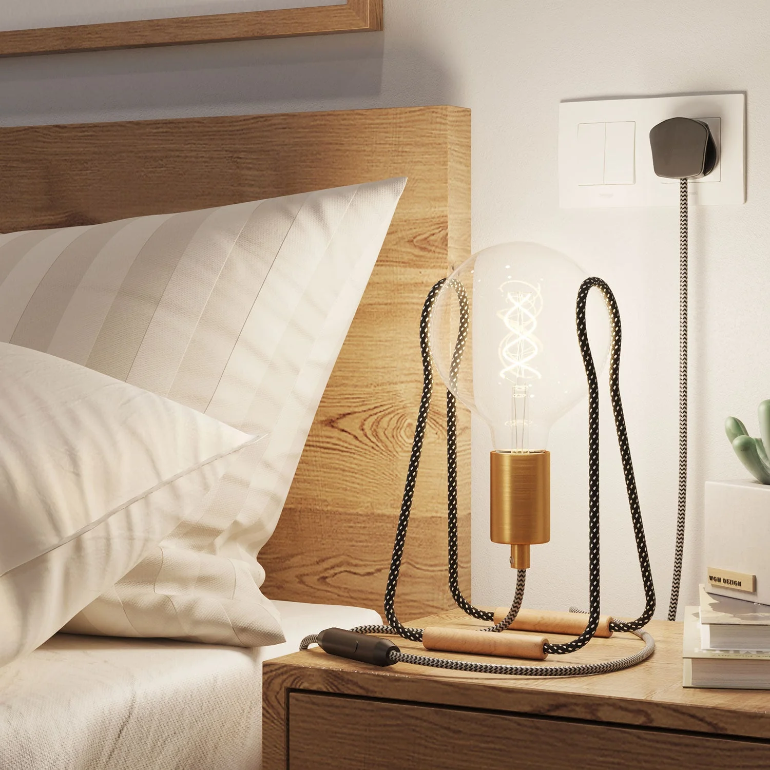Taché Metal table lamp with UK plug - Black and White - Image 2